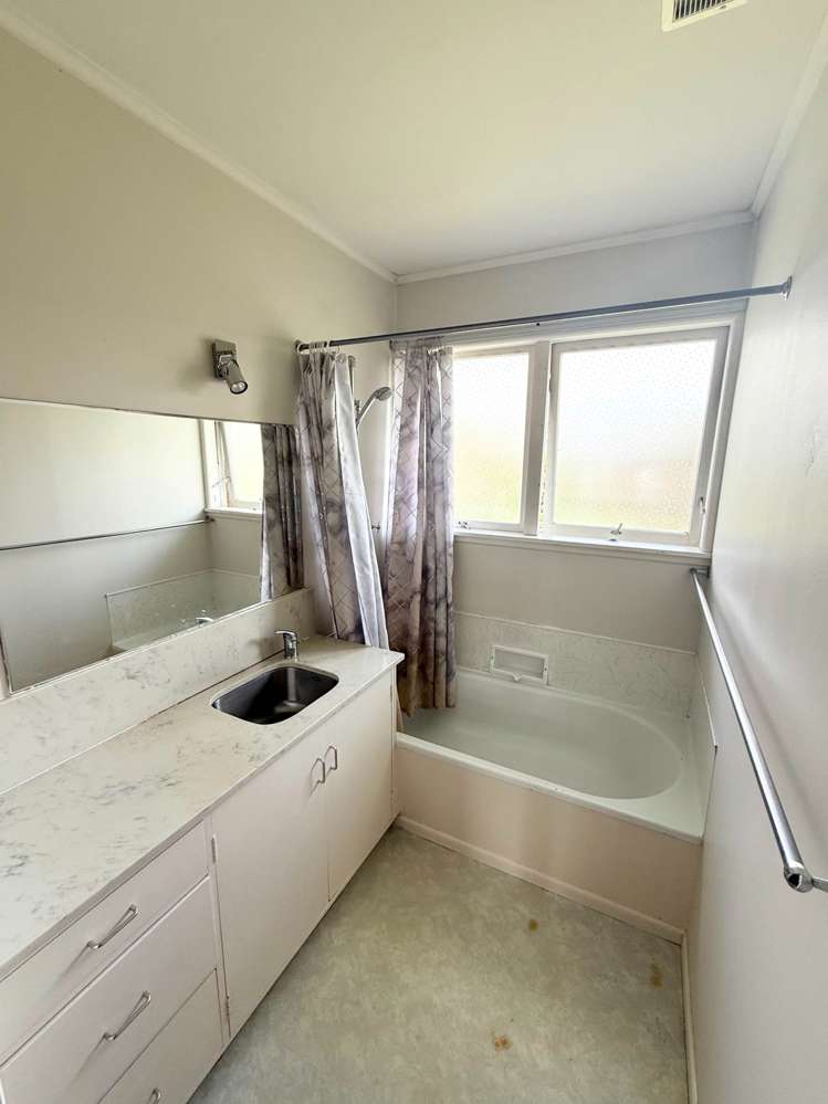 3/7 Portadown Avenue Pakuranga Heights_5