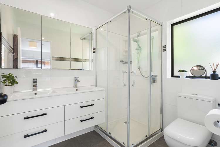 2/98 Gosford Drive Botany Downs_6