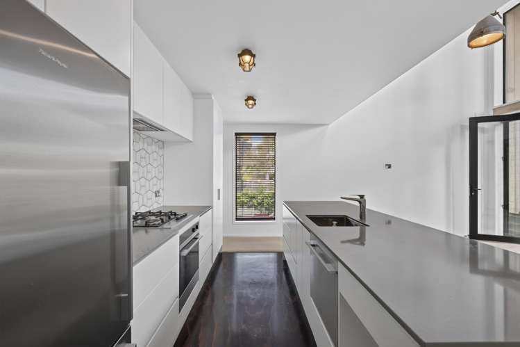 2/66 Powderham Street City Centre_7