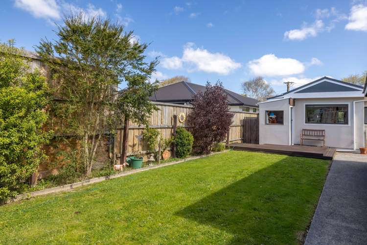 17 Pinewood Avenue North New Brighton_13