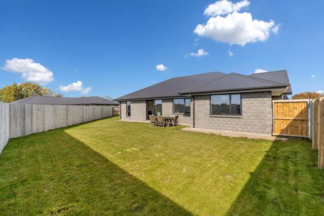 Relaxed Rural Living with a Modern Edge