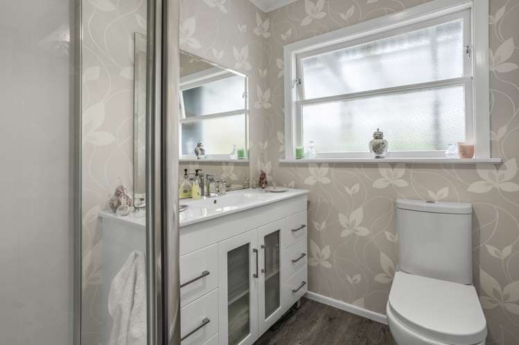 8 Willis Grove Wainuiomata_13