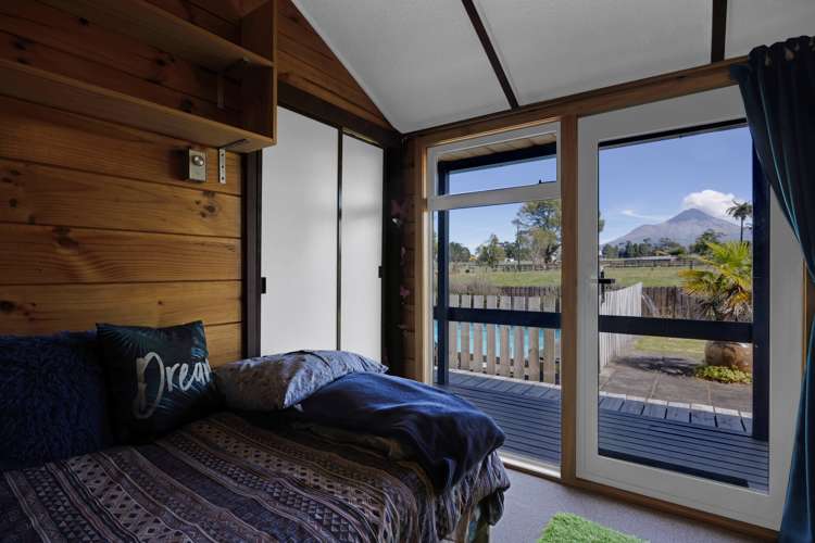 15 Fairbank Avenue Stratford_10