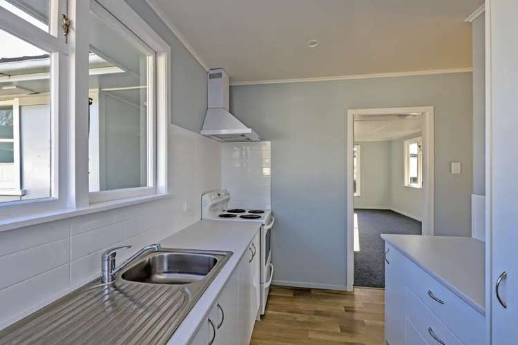 1025A Bledisloe Street Raureka_4