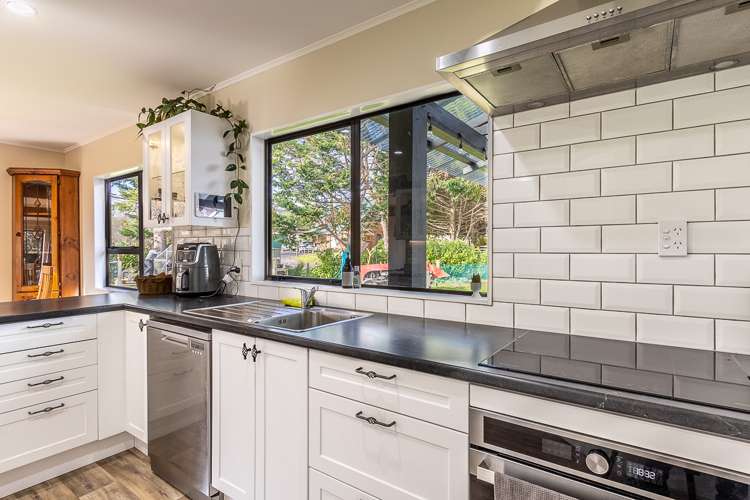 323 Mazengarb Road Paraparaumu_9