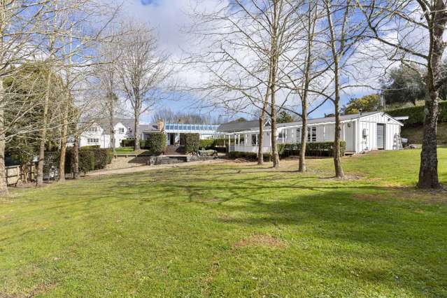 136 Attwood Road Paremoremo_3
