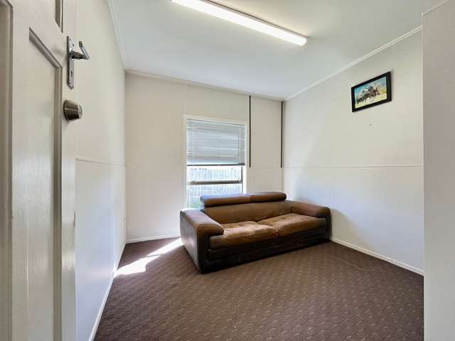 73 West Coast Road Glen Eden_2