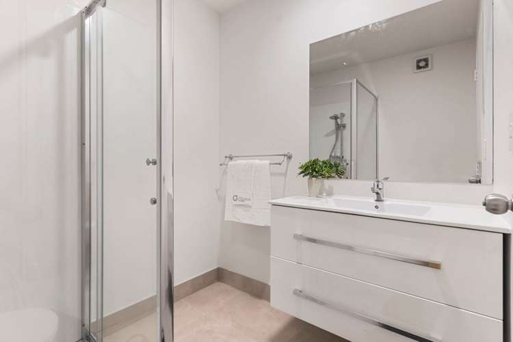 2/218 Manuka Road Bayview_11