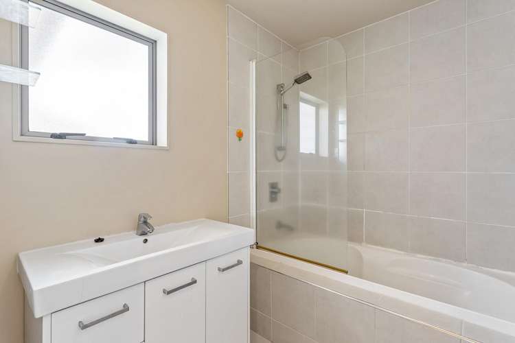 12 Merlot Way Te Atatu South_19