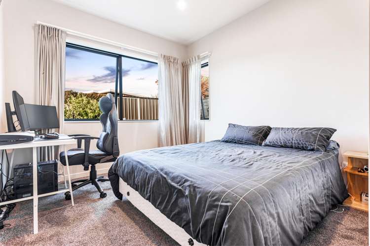 17 Leebank Crescent Riverhead_13