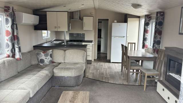 64/433 Dixons Road Loburn_1