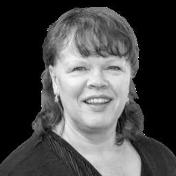 Pam Van der Velden