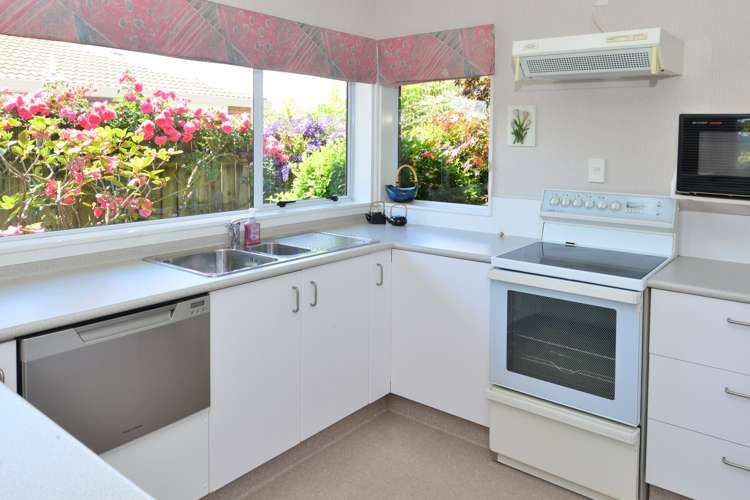 1 Barton Place Orewa_5