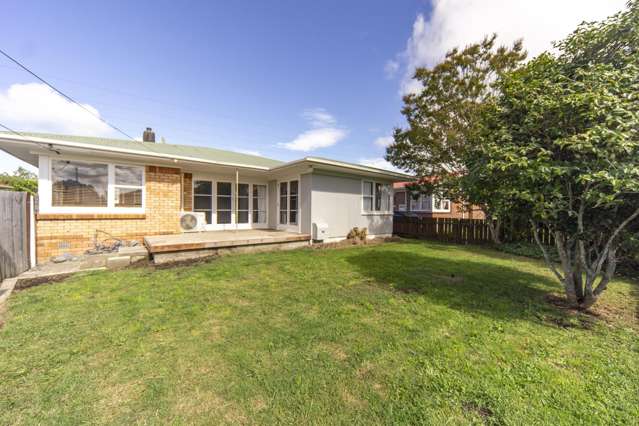4-Bedroom Home in Silverdale - Practical Living with Plenty of Space