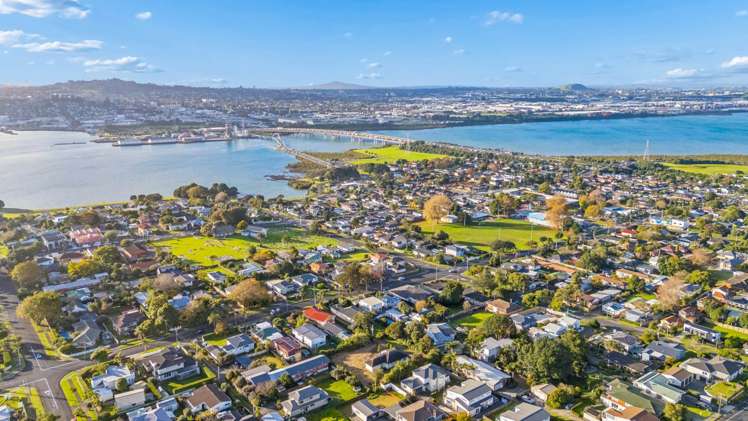 29 McIntyre Road Mangere Bridge_7