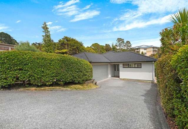Spring into Bush-Side Living on 960m²