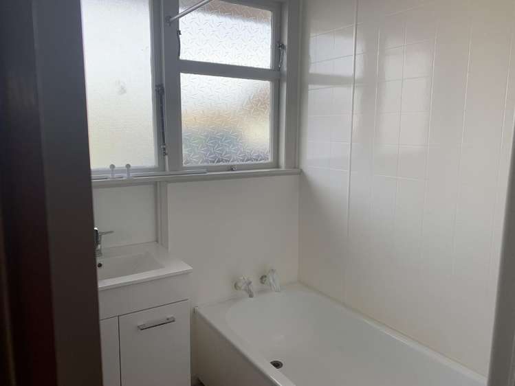 2 Chambers Crescent 2124_3