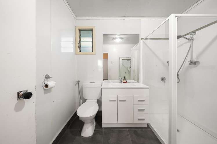 39 Clayton Avenue Otara_25
