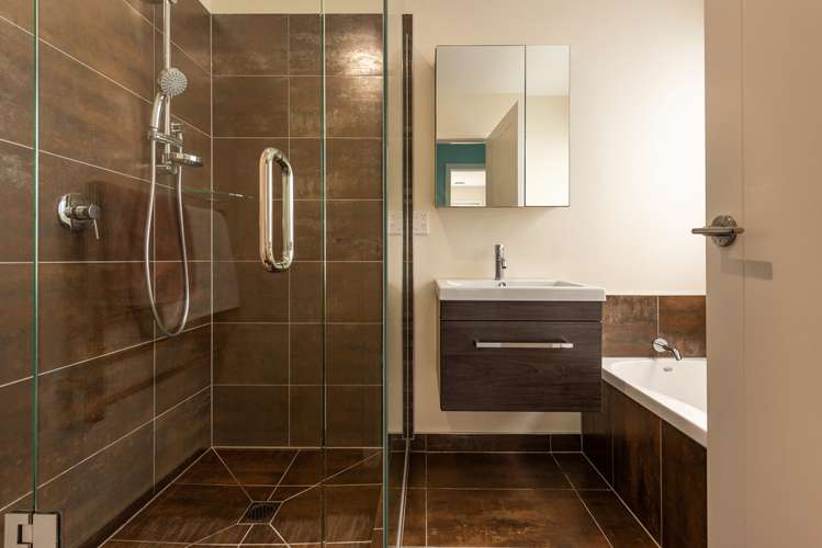 16 Red Beech Avenue Woodridge_18