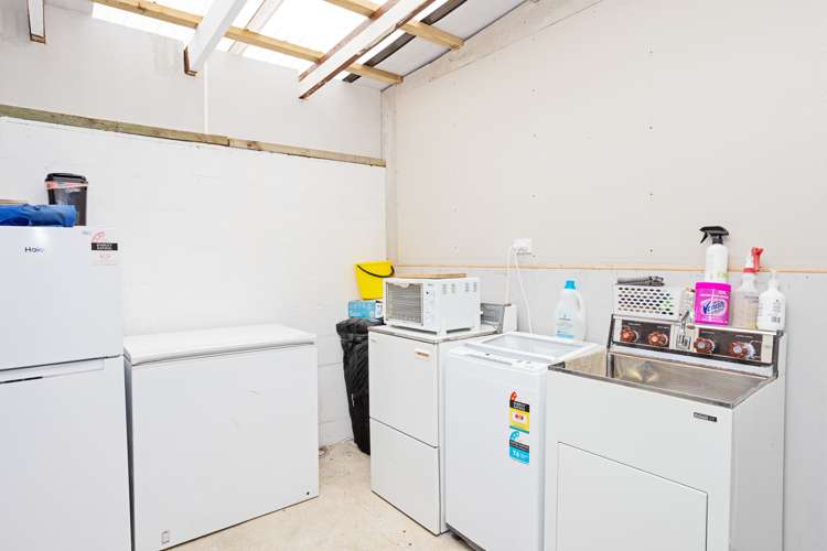 22 Hamlet Street Riverton_17