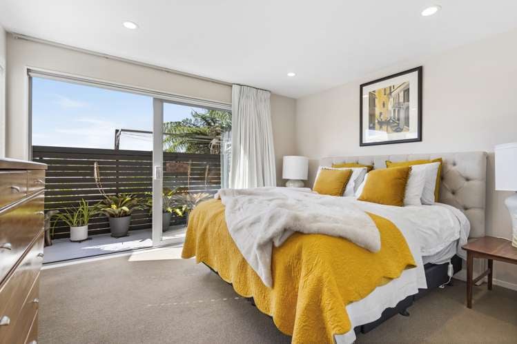 6/8 Wilk Lane Browns Bay_9