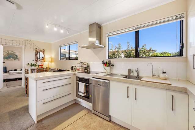 2/283 Westminster Avenue Tamatea_1