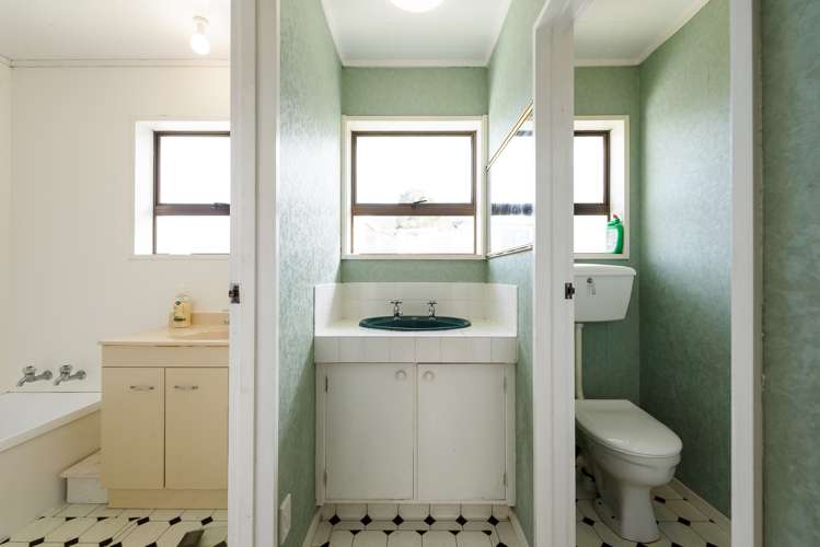 82 Thurleigh Grove Karori_13