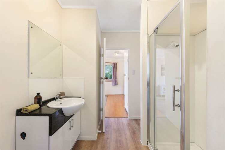 1/618 Glenfield Road Bayview_13