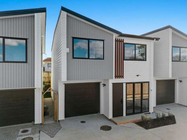 Standalone Modern Gem in Half Moon Bay