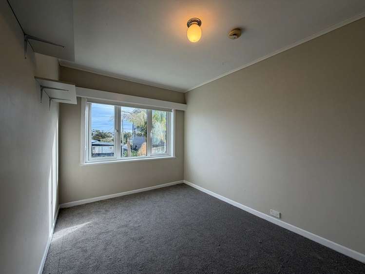 4/7 Lydia Avenue Northcote_6