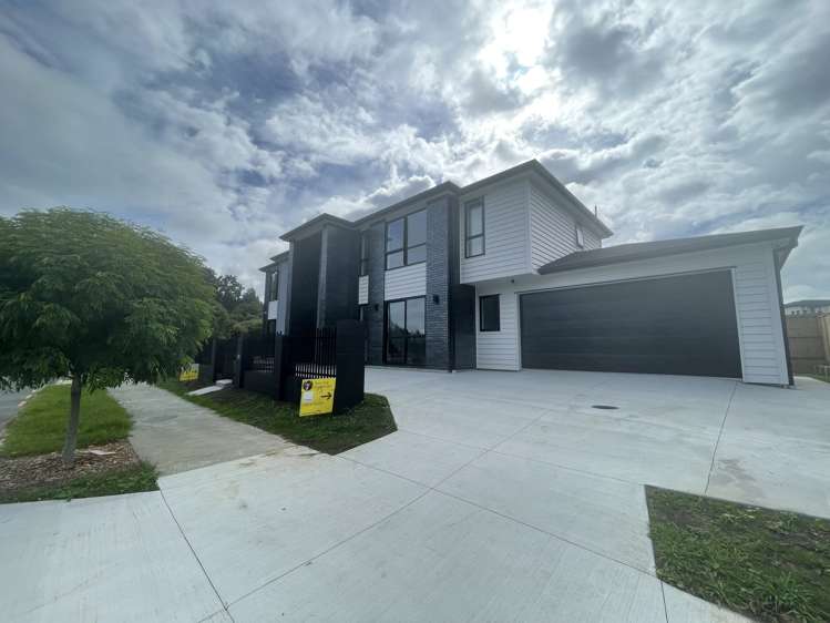 2 Koromeke Street Flat Bush_13