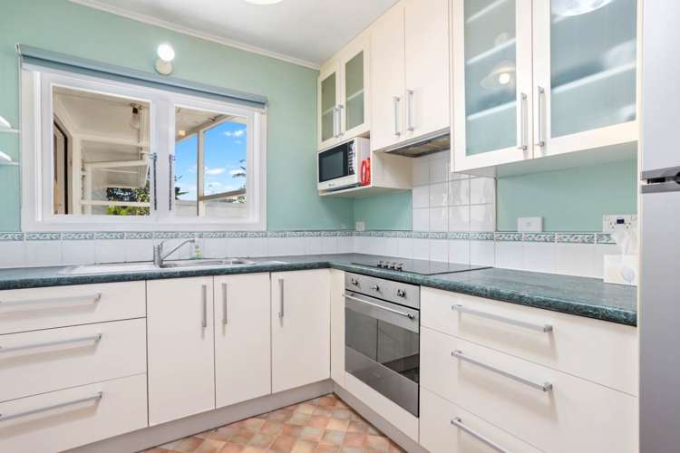 7 Norma Avenue Te Atatu South_13