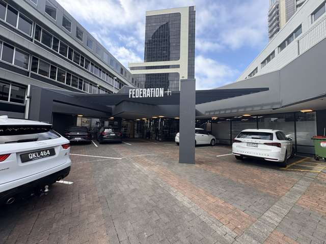 High-profile Takapuna retail & showroom
