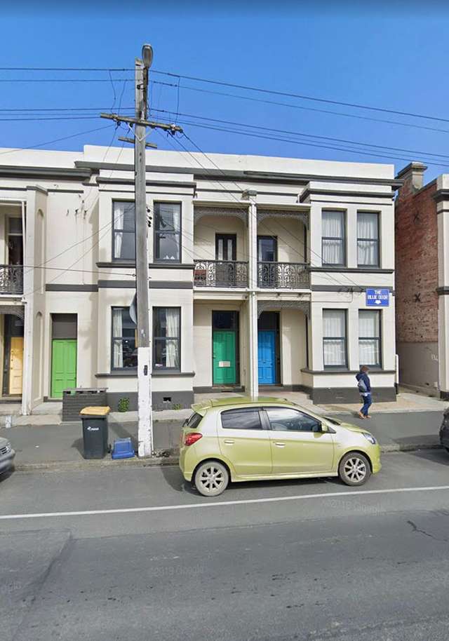 Spacious 6 Bedroom house - Albany St