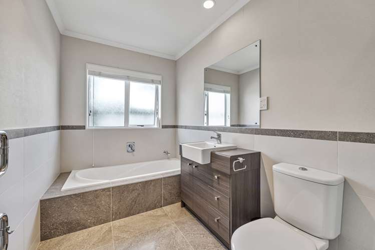 10 Reno Way Flat Bush_20