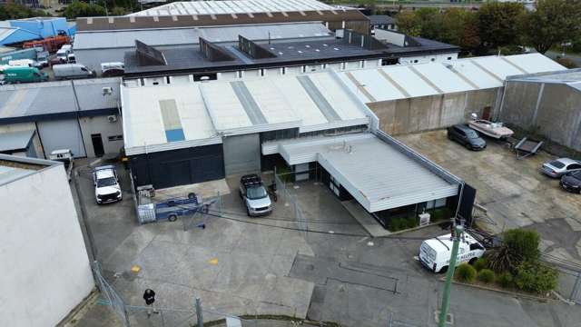 Well-Presented Industrial in Woolston
