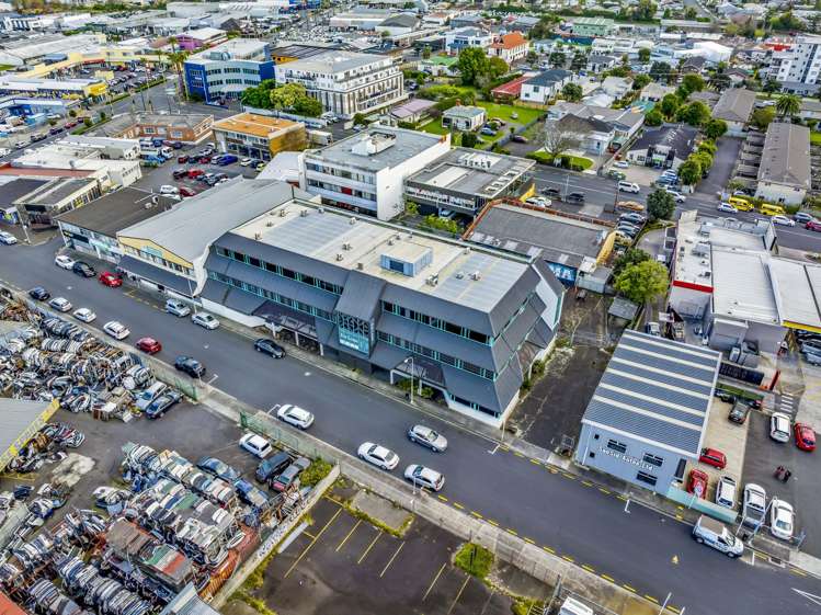 12-16 Gordon Road Otahuhu_13