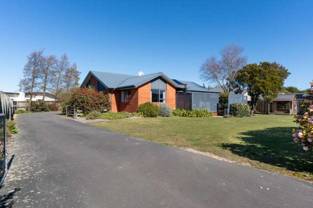 Versatile & Affordable with Triple Garaging