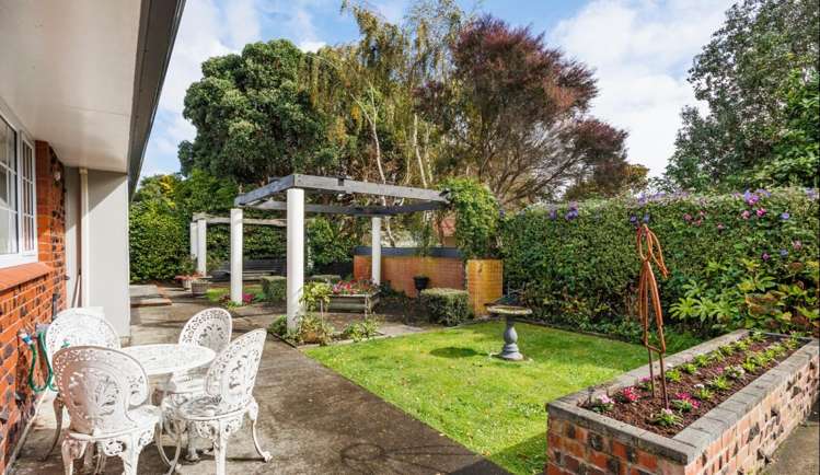 7 Woodfield Avenue Roslyn_28