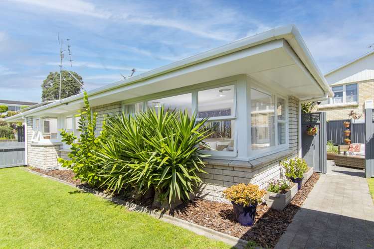 2 Chevron Drive_0