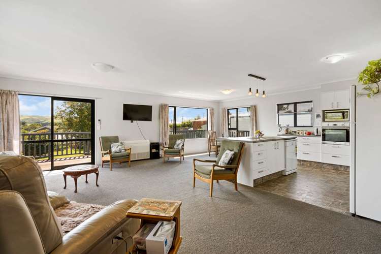 8 Macandrew Street Owaka_6