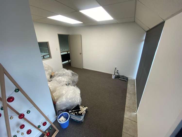 2/1008 Ferry Road Ferrymead_11