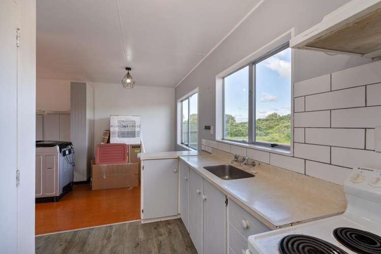 13 Simcox Street Otaki Beach_5