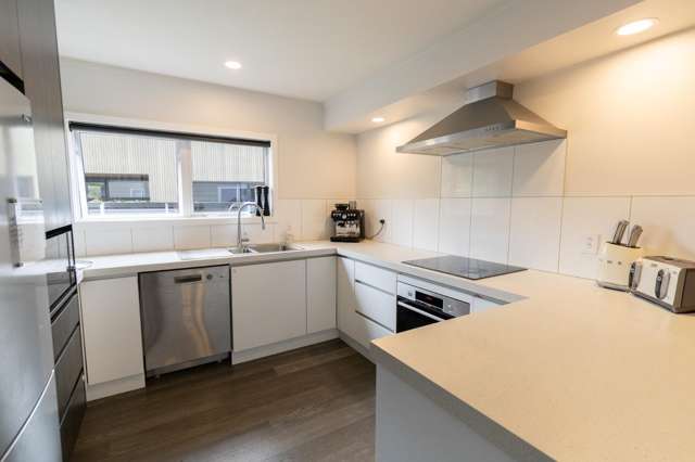 21 Kelly Road 11373_1