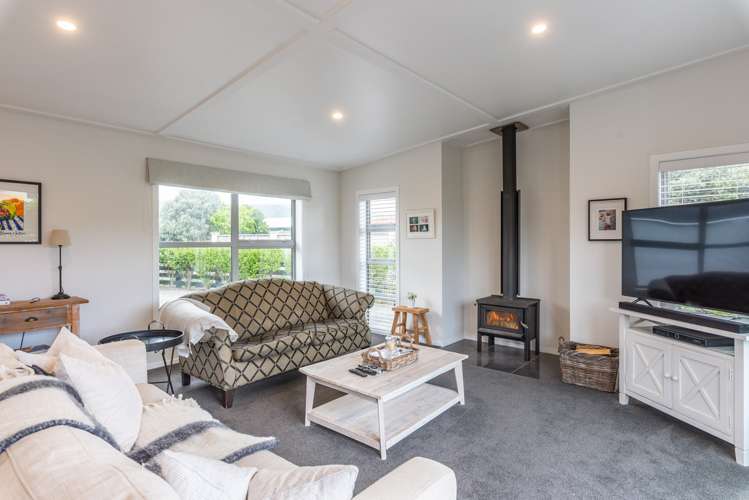 6 Olliver Grove Waikanae Beach_17