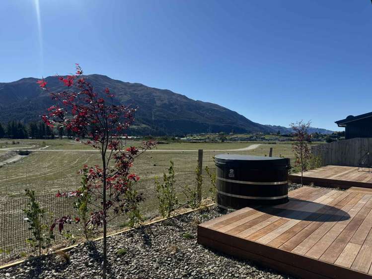 191 Burdon Loop Lake Hawea_12
