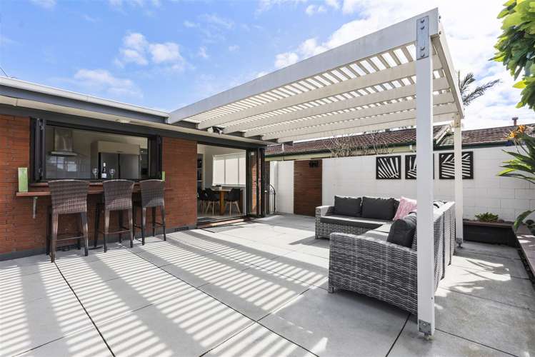 8 Quibray Place Botany Downs_23