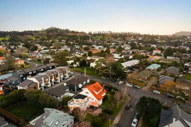 249 Campbell Road_2