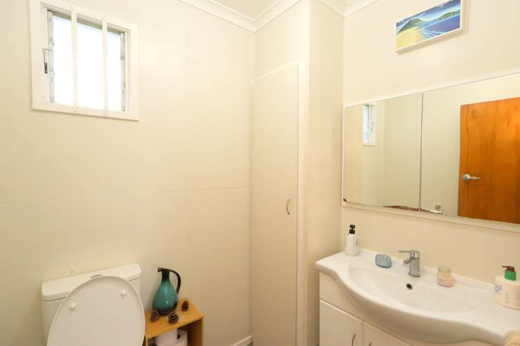 2 Dundee Street Strathern_15