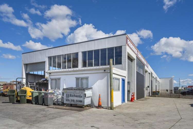 Units 1-4, 16 Norrie Road Drury_4